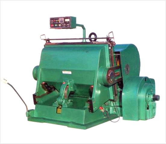 Máy bế phẳng bán tự động